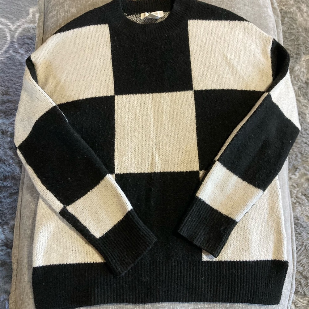 Black and White Checkered Sweater size M